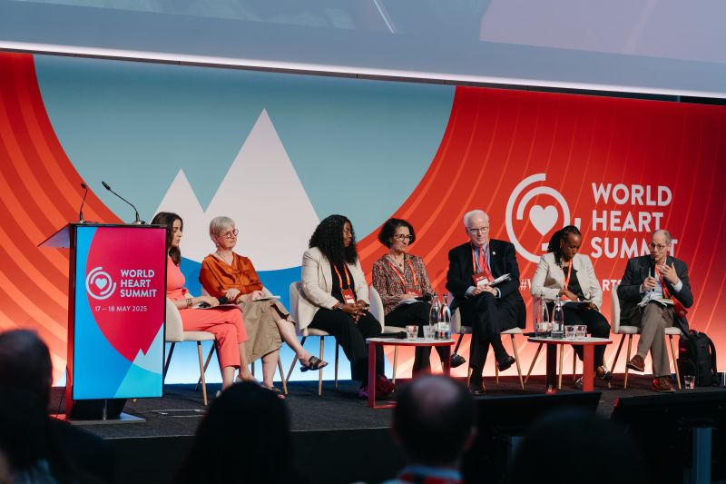 Témoignage d’un patient sur le coût des soins – World Heart Federation, photo Aigal Studio